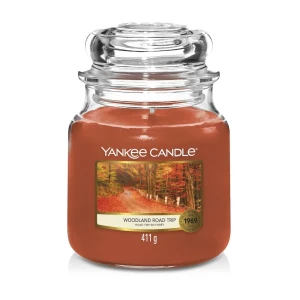 Świeca Yankee Candle Woodland Road Trip, średni słoik (411g)