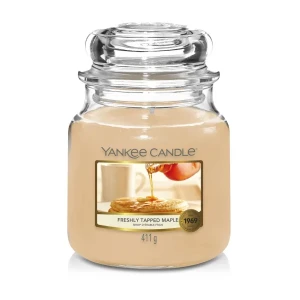 Świeca Yankee Candle Freshly Tapped Maple, średni słoik (411g)