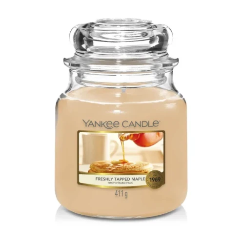 Świeca Yankee Candle Freshly Tapped Maple, średni słoik (411g)