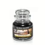 Świeca Yankee Candle Black Coconut, mały słoik (104g)