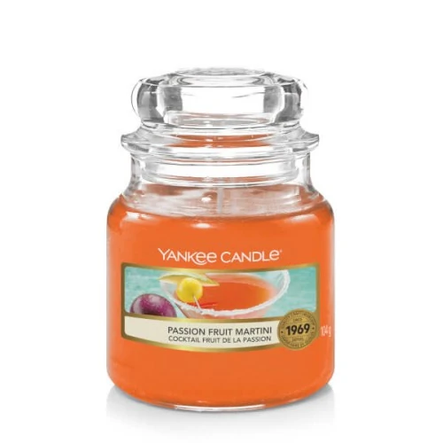 Świeca Yankee Candle Passion Fruit Martini mały słoik (104g)