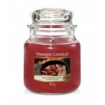 Świeca Yankee Candle Crisp Campfire Apples, średni słoik (411g)