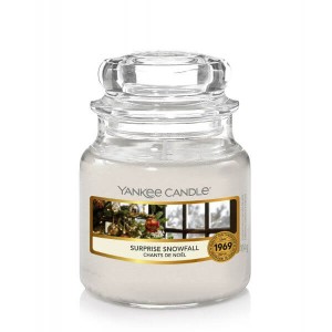 Świeca Yankee Candle Surprise Snowfall, mały słoik (104g)