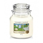 Świeca Yankee Candle Clean Cotton, średni słoik (411g)